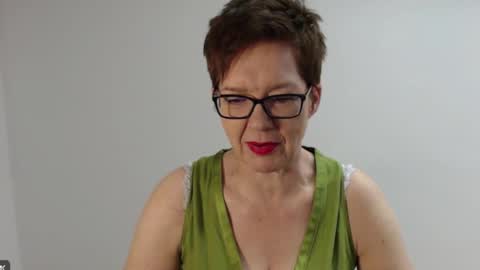 Snapshot of sofie_velvet chatting on 01-18-26, 07:01 Sofie Velvet online show from 01-18-26, 07:01