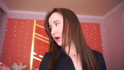 Sofie online show from 02-15-26, 05:09