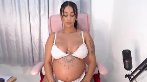 Snapshot of sofierosse_ chatting on 01-06-26, 02:37 Sofie Rosee online show from 01-06-26, 02:37