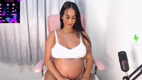 Snapshot of sofierosse_ chatting on 01-19-26, 03:32 Sofie Rosee online show from 01-19-26, 03:32