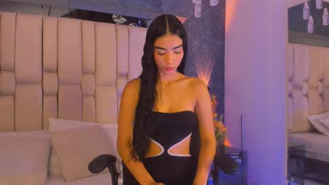 Snapshot of sofiewild_ chatting on 10-19-25, 07:14 sofie online show from 10-19-25, 07:14