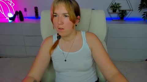 Snapshot of sofii_darling chatting on 10-07-25, 05:54 sofii_darling online show from 10-07-25, 05:54