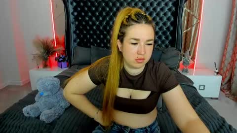 sofii_darling online show from 04-18-26, 05:00