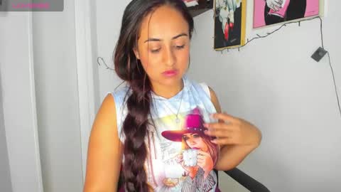 sofiia rodriguez online show from 01-24-25, 05:00