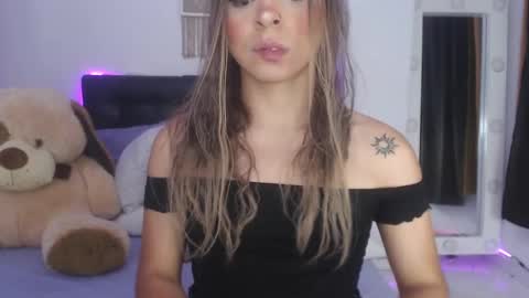 Snapshot of sofiievans_ chatting on 02-28-25, 01:05 online show from 02-28-25, 01:05