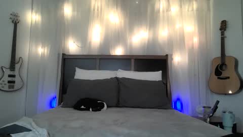 Sofi King online show from 04-02-26, 09:23