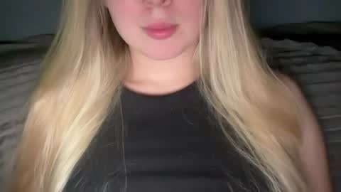 Snapshot of sofinovvak chatting on 07-26-26, 11:44 Sofi online show from 07-26-26, 11:44
