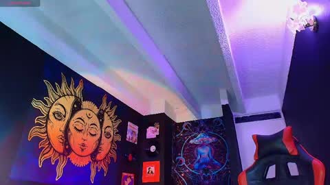 Snapshot of sofnicol_ chatting on 04-29-26, 12:48 Nicol online show from 04-29-26, 12:48