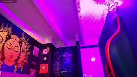 Snapshot of sofnicol_ chatting on 05-30-26, 05:26 Nicol online show from 05-30-26, 05:26