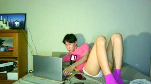 Snapshot of soft_and_quiet chatting on 12-21-25, 05:42 Softie online show from 12-21-25, 05:42