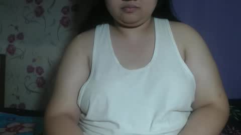 Snapshot of soft_angie chatting on 12-03-25, 12:47 Angie online show from 12-03-25, 12:47