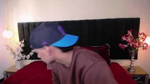 Cam and Amy online show from 11-08-25, 07:45