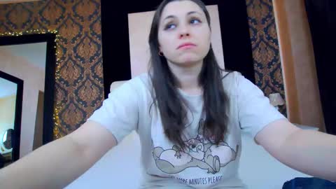 Snapshot of soft_lilly chatting on 01-08-26, 06:16 Lilly online show from 01-08-26, 06:16