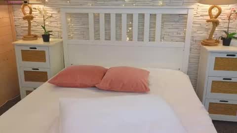 Snapshot of soft_lilly chatting on 02-19-26, 06:20 Lilly online show from 02-19-26, 06:20