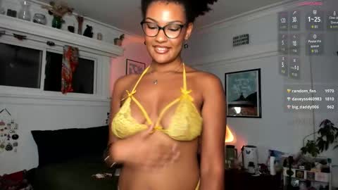 Snapshot of softbby123 chatting on 09-12-25, 01:49 Chloe Kiwi online show from 09-12-25, 01:49