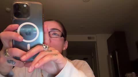 Snapshot of softheatmaria chatting on 12-20-25, 01:02 Soft Heat Maria online show from 12-20-25, 01:02