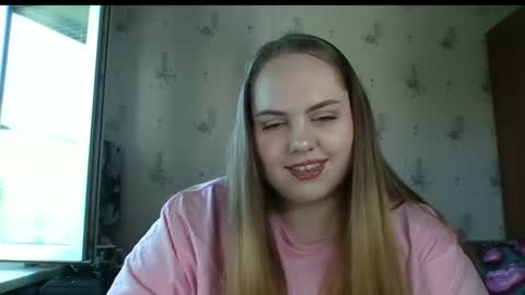 Snapshot of softhypnose chatting on 06-30-26, 12:06 softhypnose online show from 06-30-26, 12:06