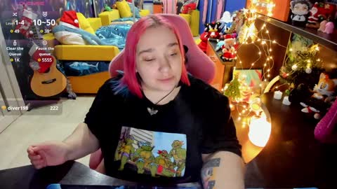 Snapshot of softie_sofy chatting on 01-08-25, 05:05 Sofie online show from 01-08-25, 05:05