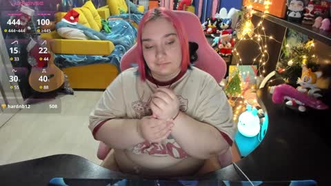 Snapshot of softie_sofy chatting on 01-10-25, 04:33 Sofie online show from 01-10-25, 04:33