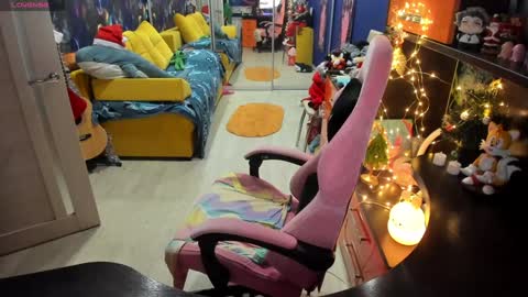 Snapshot of softie_sofy chatting on 01-11-25, 02:41 Sofie online show from 01-11-25, 02:41