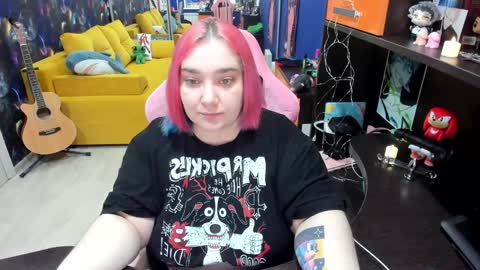 Snapshot of softie_sofy chatting on 01-21-25, 02:11 Sofie online show from 01-21-25, 02:11