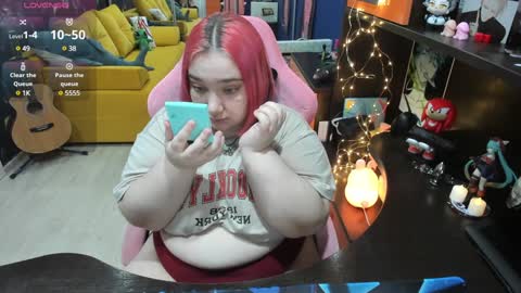 Snapshot of softie_sofy chatting on 01-23-25, 01:41 Sofie online show from 01-23-25, 01:41