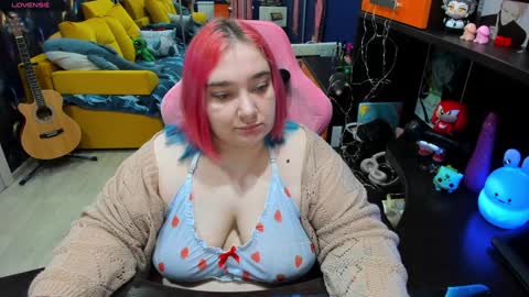 Snapshot of softie_sofy chatting on 01-30-25, 01:55 Sofie online show from 01-30-25, 01:55