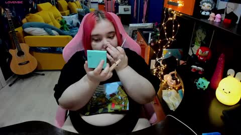 Snapshot of softie_sofy chatting on 01-31-25, 02:26 Sofie online show from 01-31-25, 02:26