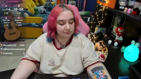 Snapshot of softie_sofy chatting on 02-01-25, 08:18 Sofie online show from 02-01-25, 08:18