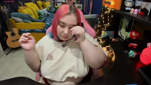 Snapshot of softie_sofy chatting on 02-04-25, 02:39 Sofie online show from 02-04-25, 02:39