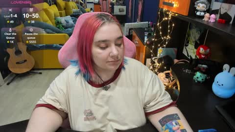Snapshot of softie_sofy chatting on 02-05-25, 12:27 Sofie online show from 02-05-25, 12:27