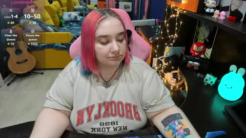 Snapshot of softie_sofy chatting on 02-06-25, 03:20 Sofie online show from 02-06-25, 03:20