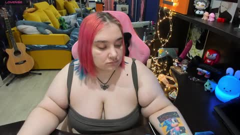 Snapshot of softie_sofy chatting on 02-07-25, 02:37 Sofie online show from 02-07-25, 02:37