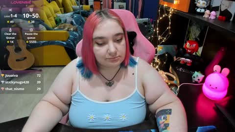 Snapshot of softie_sofy chatting on 02-08-25, 12:17 Sofie online show from 02-08-25, 12:17