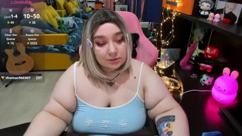 Snapshot of softie_sofy chatting on 02-11-25, 08:15 Sofie online show from 02-11-25, 08:15