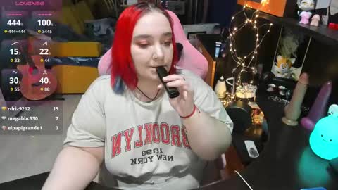 Snapshot of softie_sofy chatting on 03-05-25, 12:33 Sofie online show from 03-05-25, 12:33