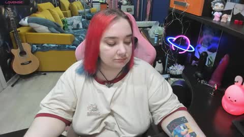 Snapshot of softie_sofy chatting on 03-11-25, 03:37 Sofie online show from 03-11-25, 03:37