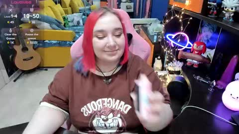 Snapshot of softie_sofy chatting on 03-11-25, 10:51 Sofie online show from 03-11-25, 10:51