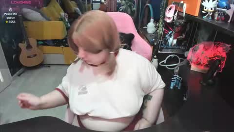 Snapshot of softie_sofy chatting on 09-11-25, 03:17 Sofie online show from 09-11-25, 03:17