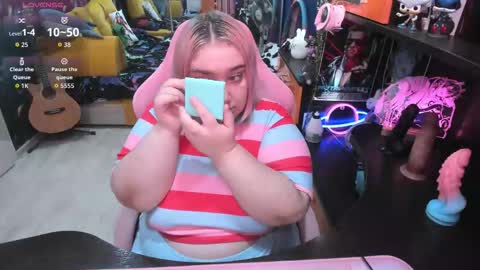Snapshot of softie_sofy chatting on 09-26-25, 03:10 Sofie online show from 09-26-25, 03:10