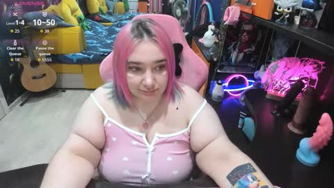 Snapshot of softie_sofy chatting on 10-06-25, 11:24 Sofie online show from 10-06-25, 11:24