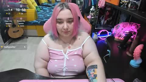 Snapshot of softie_sofy chatting on 10-10-25, 03:05 Sofie online show from 10-10-25, 03:05