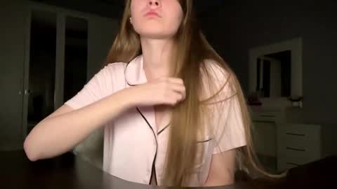 Snapshot of softlygirl chatting on 02-23-26, 05:54 softlygirl online show from 02-23-26, 05:54