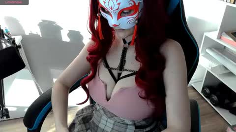 Snapshot of softvoltage_ chatting on 06-04-26, 03:18 Nika Schwarz online show from 06-04-26, 03:18