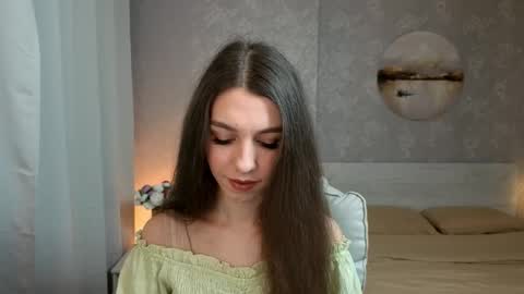 Kelly online show from 09-11-25, 04:07