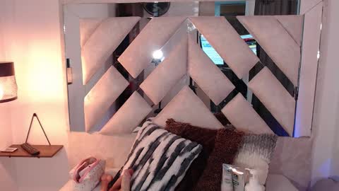 Snapshot of sofy_bonnet chatting on 02-06-26, 07:17 online show from 02-06-26, 07:17