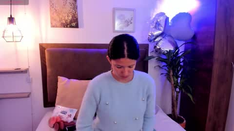 Snapshot of sofy_bonnet chatting on 02-16-26, 11:50 online show from 02-16-26, 11:50