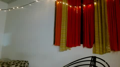 Snapshot of soka_lovers_04_ chatting on 01-11-25, 03:02 Sofia online show from 01-11-25, 03:02