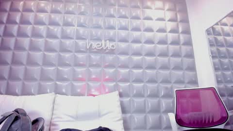 SOL  ANGEL online show from 12-20-25, 04:03