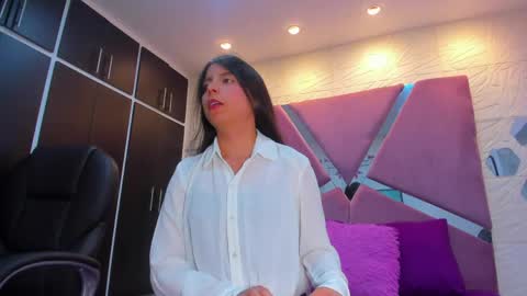 Snapshot of sol_angel_7 chatting on 05-19-26, 04:13 SOL ANGEL online show from 05-19-26, 04:13
